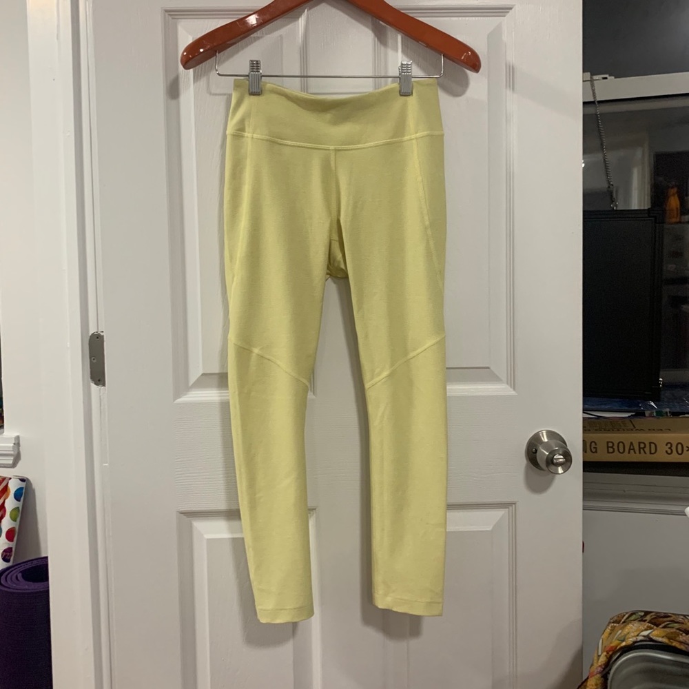 Outdoor Voices 3/4 warmup leggings